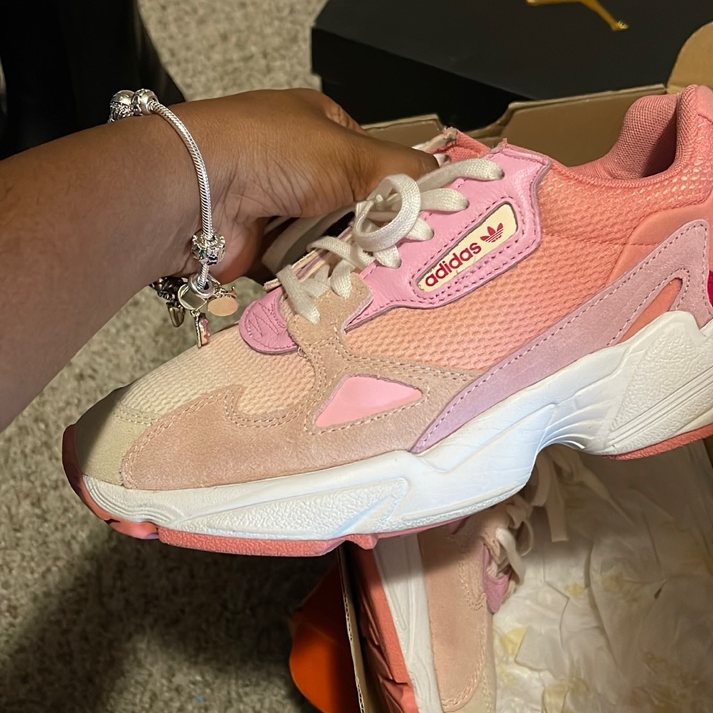 Adidas Falcon